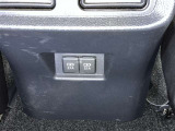 スマートフォンやお手持ちの機器のバッテリー残量が少なくなっても、運転中に充電ができるので安心ですね!