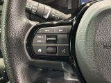 ステアリングにオーディオ操作スイッチが付いています。オーディオ画面に直接タッチしなくても操作が出来ますので、運転に集中できます。