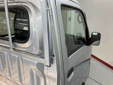 ダイハツディーラーでは「ダイハツ認定U-CAR」という基準を設け、車選びに詳しくないお客様でも「安心して選べる」をご提供しています。