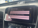 大画面で見やすく、直感的なタッチ操作が可能です。視認性に優れた地図表示と高精度なルート案内で、快適なドライブをサポートします。