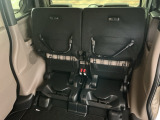 リアシート座面を持ち上げると、背の高い荷物を積むのに便利なトールモードに変身します!多彩なシートアレンジで使い勝手良好!