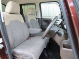 運転席の高さを変更できるので、体格に合わせた位置で運転できます!