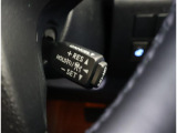 レーダークルーズコントロール(全車速追従機能付)付きです。車速に応じて追従支援してくれるので、ロングドライブも快適です。詳細は販売店スタッフまでおたずねください。