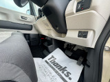 運転席足元の状態もご確認下さい。