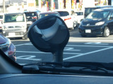 運転席から死角になりがちな左前方をカバーするミラーがついています。