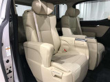 ゆとりある広々とした車内空間は、ドライブを始め買い物やレジャーなど、幅広く活躍します。