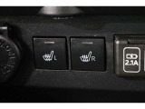 運転席と助手席には寒い日の肩や腰、冷えやすい下肢を温めてくれるシートヒーターが付いております!