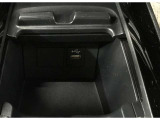 携帯電話の充電に最適なUSBポートを装備しています!