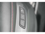 パワーシート搭載。微妙な調整が手軽にでき、ぴったりのポジションで運転することが可能です。