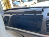 運転席前にも収納スペースがあります!