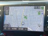 【メーカー純正ナビ】インテリアに溶け込むスタイリッシュな「専用設計」メーカーナビを装備♪視認性や操作性など基本性能にも優れ、より上質なカーライフをお楽しみいただけます。