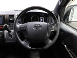 各操作スイッチなどもハンドルから手を放すことなく操作可能で安全運転に支援いたします!
