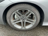 245/45R18