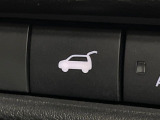【パワーバックドア】スマートキーや運転席のボタンを押すだけでリアゲートが自動で開閉します!荷物を持っている時や、高い位置にあるバックドアを閉める際に便利な機能です♪