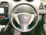 【純正革巻きステアリング】上質な革を使用することで、手にしっかり馴染みとても運転しやすいハンドルです♪