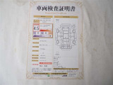 【車両検査証明書】トヨタ認定検査員が検査を実施。どなたでもわかりやすいように総合評価は10段階、内装・外装は5段階で点数表示。外装のキズの程度と場所が一目でわかるように車両展開図で記載してます。