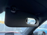 運転席・助手席共にミラーバイザー付き!