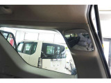 リアゲート側からの視界です。荷物の積み下ろしもしやすく、レジャーにも活躍します♪