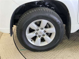 山道のコーナリングや荒れた路面でも、安定した乗り心地を実現するサスペンションです。スピードの出しすぎには注意!