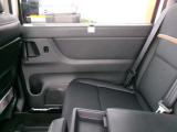 運転席側リヤドア内張。