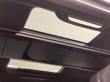 車内が明るくなるムーンルーフも装備です。(ガラス部は開きません)