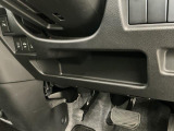 【収納部】パッと手に取りたい小物の置き場に便利。その他、沢山の収納部がございます。