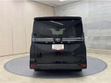 リヤ、後ろから見るとまた車の印象が変わってきますね☆☆