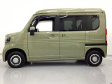 自社整備工場で点検整備をおこなってからお渡ししています。車検が残っている場合は『12ヶ月点検整備』を、車検整備付きの場合は『車検整備』をおこないます。整備費用は車両本体価格に含まれています。