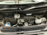 ボンネット内のエンジンルームです♪お買い上げの際は日産整備士がメンテナンス整備を実施してお渡し致します☆