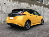フェアレディZの流れを汲むブーメラン型のリヤコンビネーションランプ。スタイルアップはもちろん空力も考慮