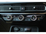 フルオートエアコンを装備。車内の温度設定だけでなくPM2.5にも対応した高性能集塵フィルターも装備しており車内はいつも快適空間♪