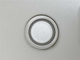 ICSです。目の前の壁との衝突を避ける事を最優先に、ドライバーがアクセルを踏んでもブレーキを自動でかける安全装備です。