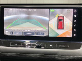 【プロパイロットパーキング】縦列駐車も車庫入れも指先だけの簡単な操作でスムースに。
