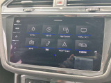 [DiscoverPro]ナビゲーション機能をはじめ、車両各種設定/アシストシステム設定、Bluetooth、App-Connectなどの機能を持ち合わせています。