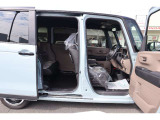 【両側電動スライドドア】ドアの開閉スペース不要!狭い駐車場でも安心して乗り降りすることができます!