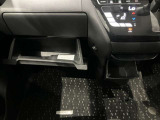 収納スペースもたくさん有ります☆車検証や小物類などすっきり収納♪