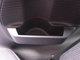 後部座席用ドリンクホルダーです。