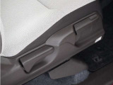 ◆シートハイトアジャスター◆運転席を上下に高さ調節ができます!運転ポジションを体格に合わせてシート調整できます。