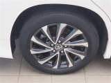 純正アルミホイール装備! サイズは205/55R17です。