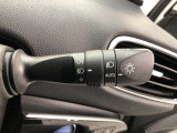 ライトスイッチです。「AUTO」にすると外の明るさに応じてスモールライト・ヘッドライトが自動でON・OFFします。夕暮れ時や屋内駐車場、トンネルなどに便利です。フォグランプもON・OFFできます。