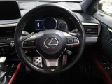 各操作スイッチなどもハンドルから手を放すことなく操作可能で安全運転に支援いたします!
