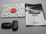 取説・メンテナンスノート・スマートキーの3点セットです。
