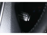レーダークルーズコントロール装備で高速道路での長距離移動にあると便利です。