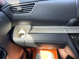 「オートエアコン」が付いています。1年中快適な室内を提供!車内温度を設定すると、風量を自動で調節してくれます。