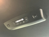 リア席専用のエアコンも装備されており、後席の方も快適にドライブできます!