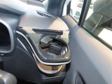 【トヨタ認定中古車の安心1】中古車をキレイで気持ちよくお乗りいただけるよう、トヨタ認定中古車はしっかりクリーニング。エンジンルームからシートを外した洗浄まで、目に見えない部分も徹底的に洗浄しています