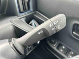 オートライト装備。周囲の明るさに合わせて自動でライトを点灯・消灯し運転時の操作負担を軽減します!