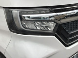 明るくて長寿命のLEDヘッドライト採用