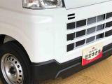 死角になりやすい左右方向の障害物をブザーで知らせてくれるコーナーセンサー搭載
