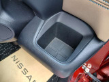 運転席側のドリンクホルダー